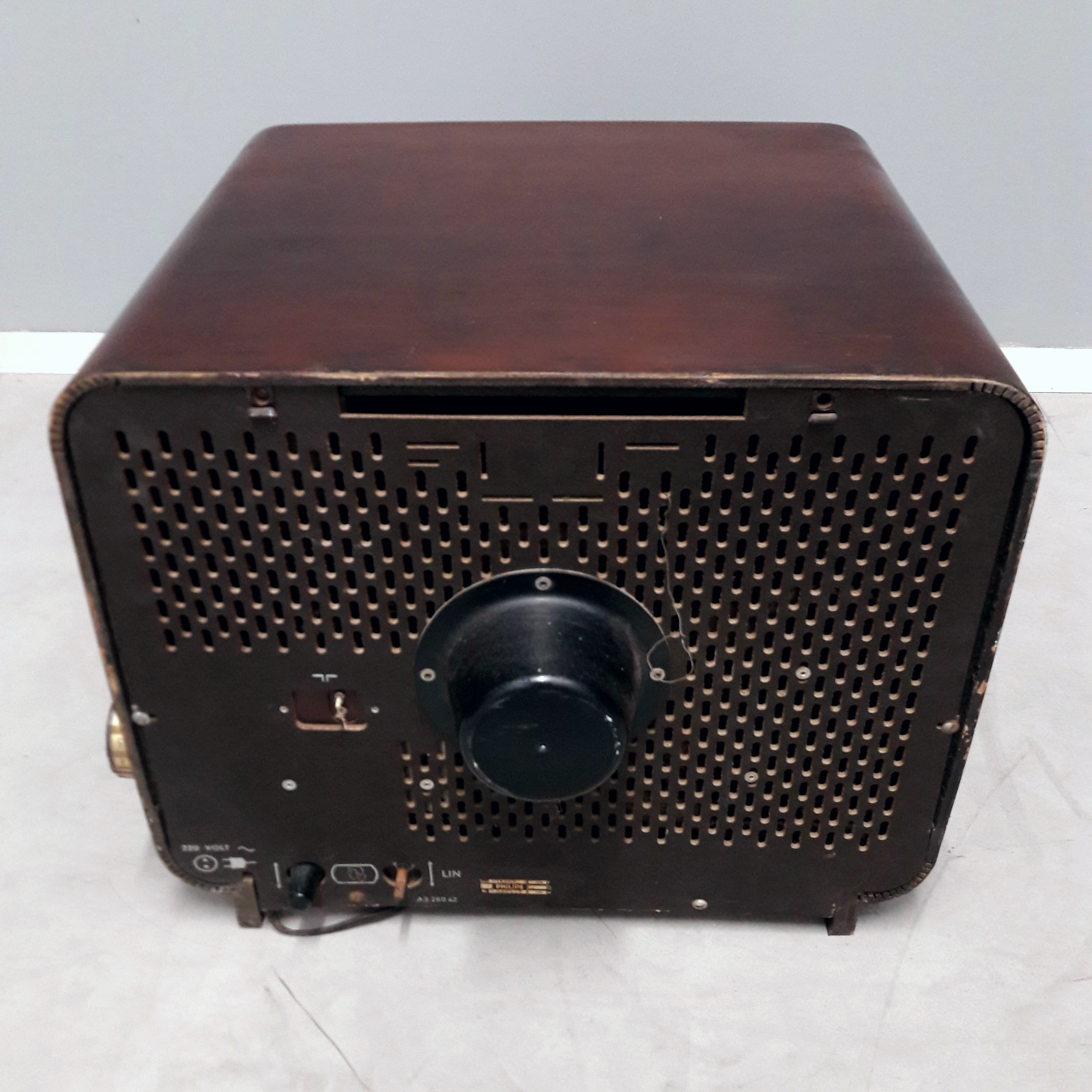 Philips televisie 17TX210A uit 1959