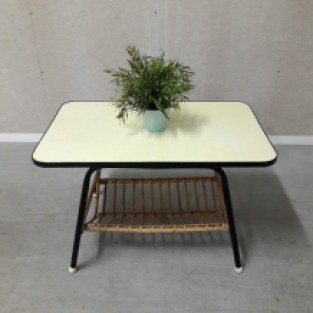 formica/rotan salontafel